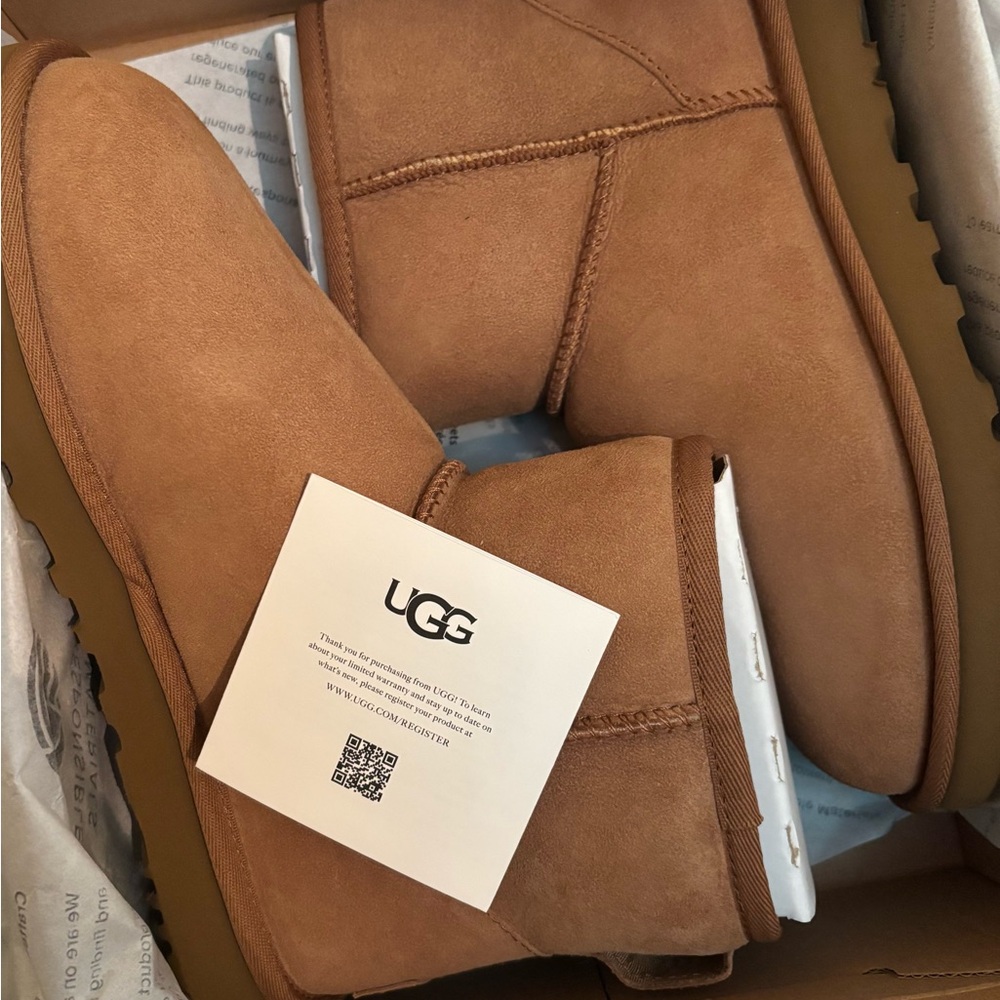 UGG Classic Mini II Boots in Chestnut